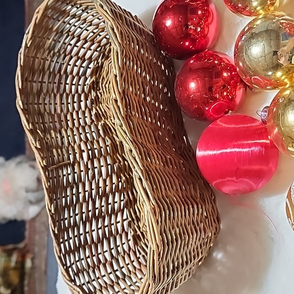 VINTAGE CHRISTMAS DECORATIVE ORNAMENTS FOR CHRISTMAS TREE / BASKET - Picture 2 of 9